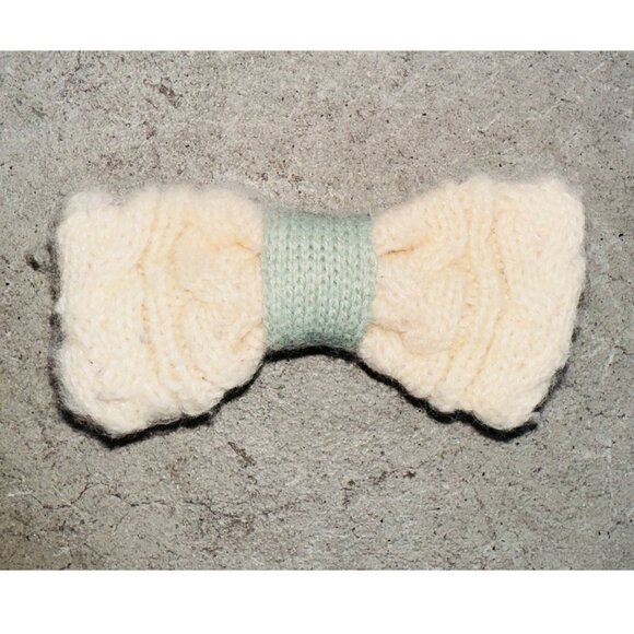 Cat or Dogs Small Pet Puppy Beige Knitting Cute Bow Tie - Picture 1 of 4